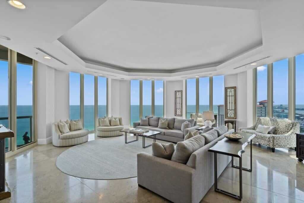 Photo of Livingroom in Pensacola Beach