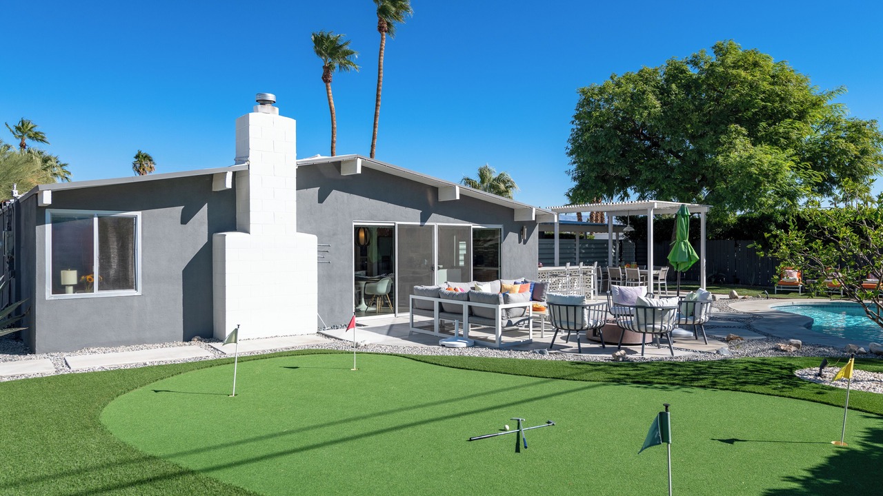 Photo of Outdoor in Racquet Club Estates