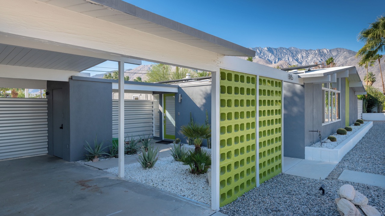 Photo of Outdoor in Racquet Club Estates