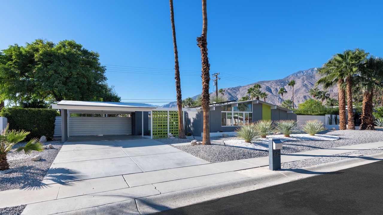 Photo of Outdoor in Racquet Club Estates