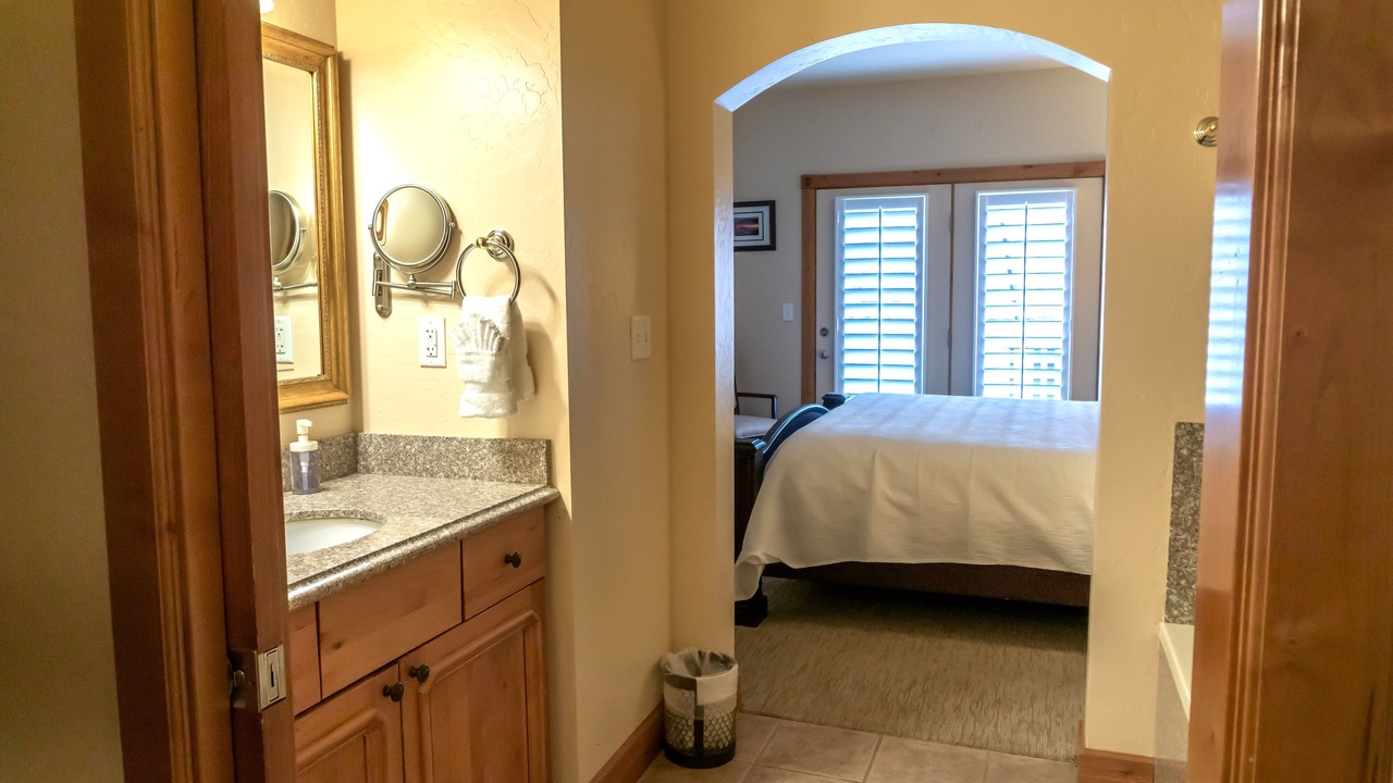 Photo of Bedroom in Midway