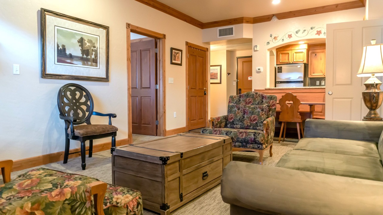 Photo of Livingroom in Midway