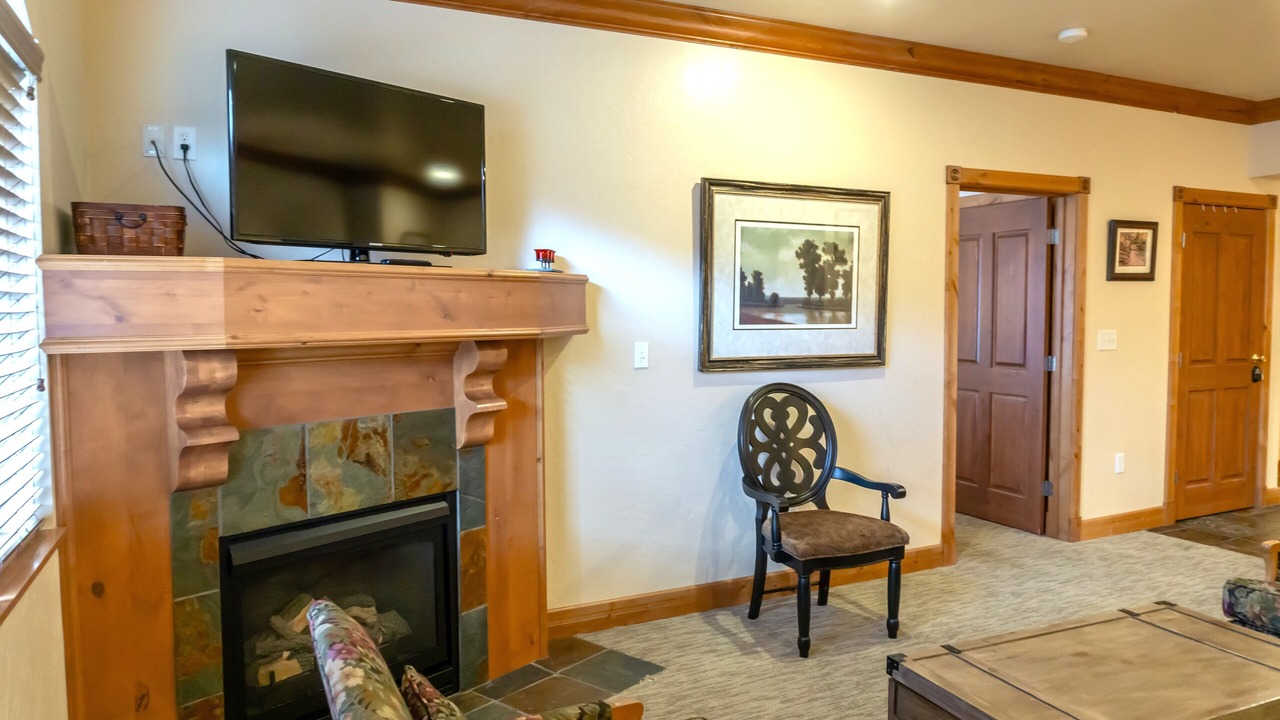 Photo of Livingroom in Midway