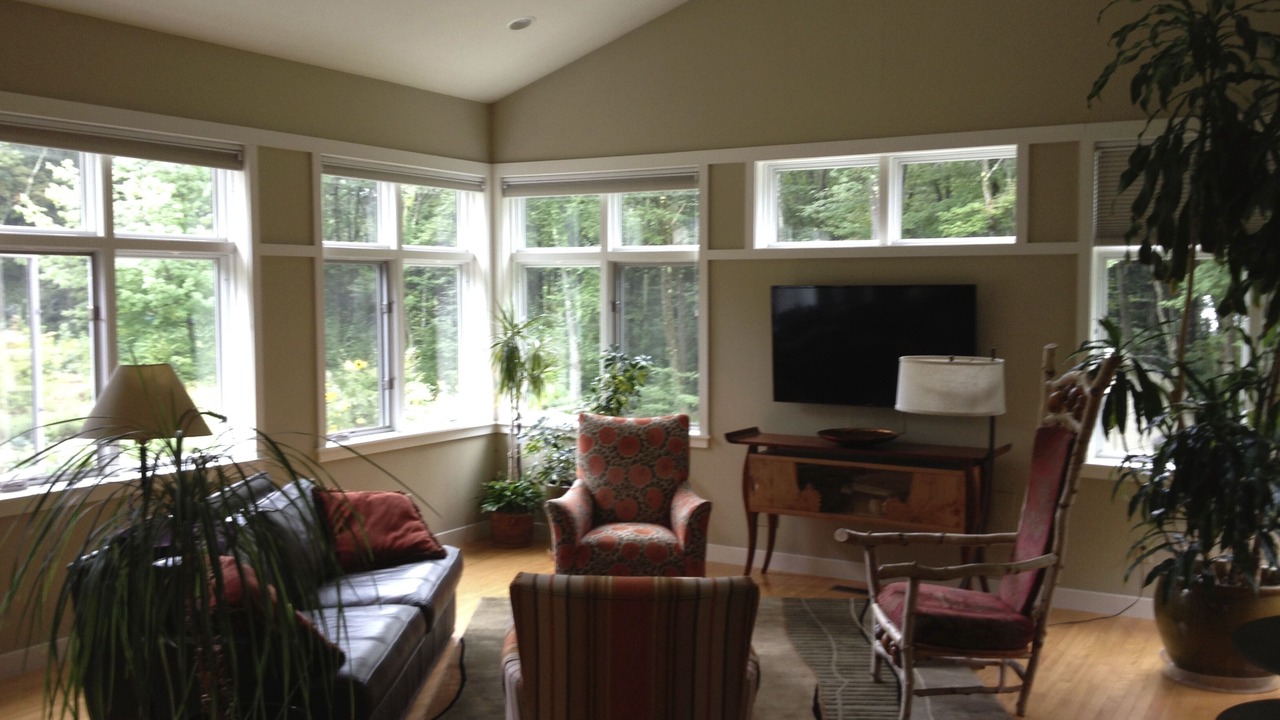Photo of Livingroom in Shutesbury