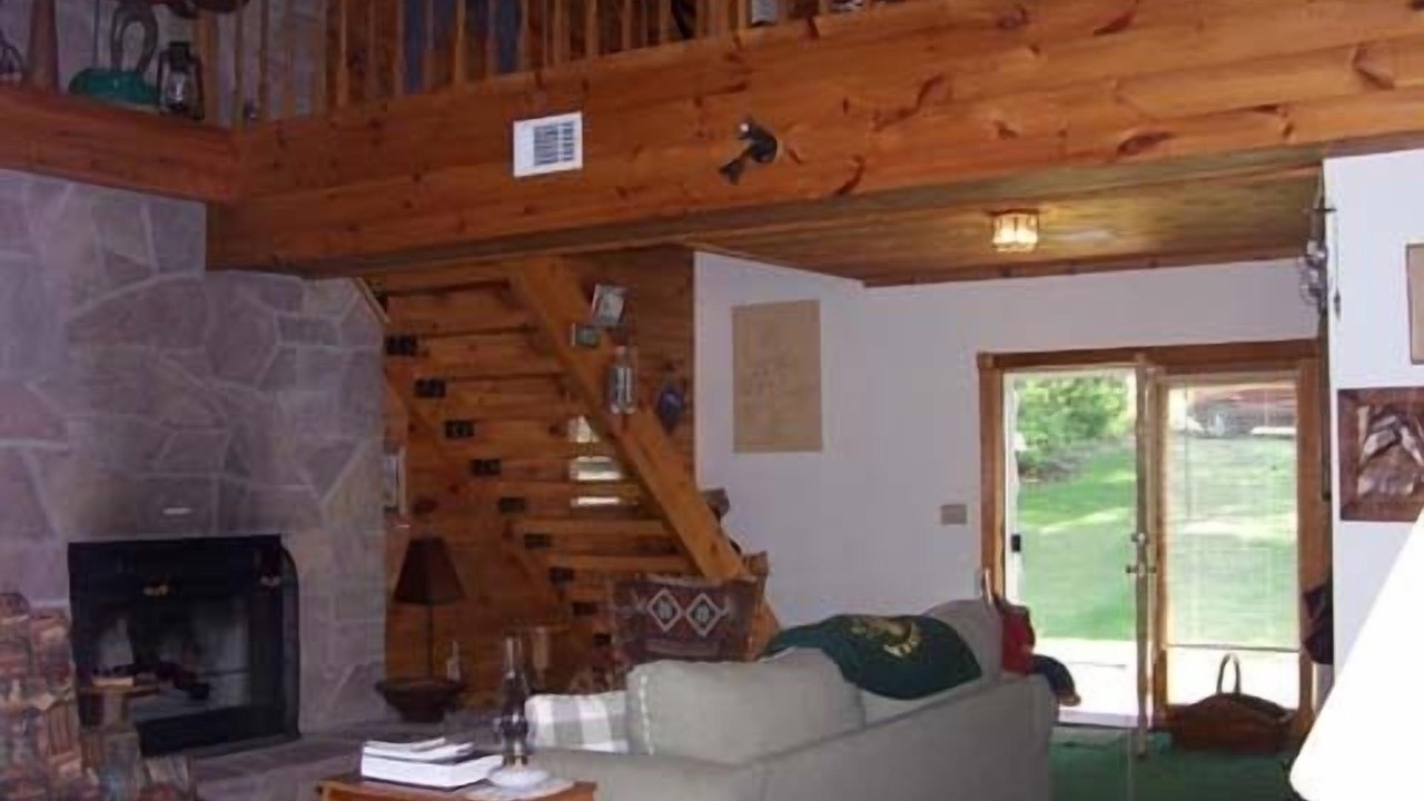 Photo of Livingroom in Colton