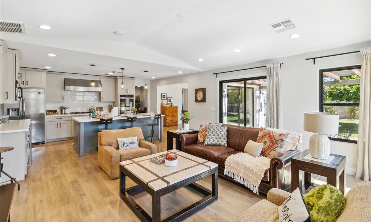 Photo of Livingroom in Camelback East