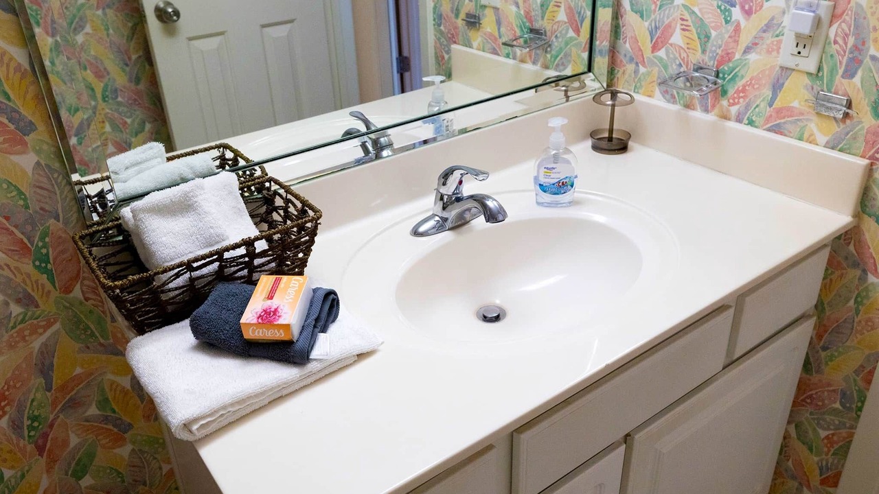 Photo of Bathroom in Orange Beach East