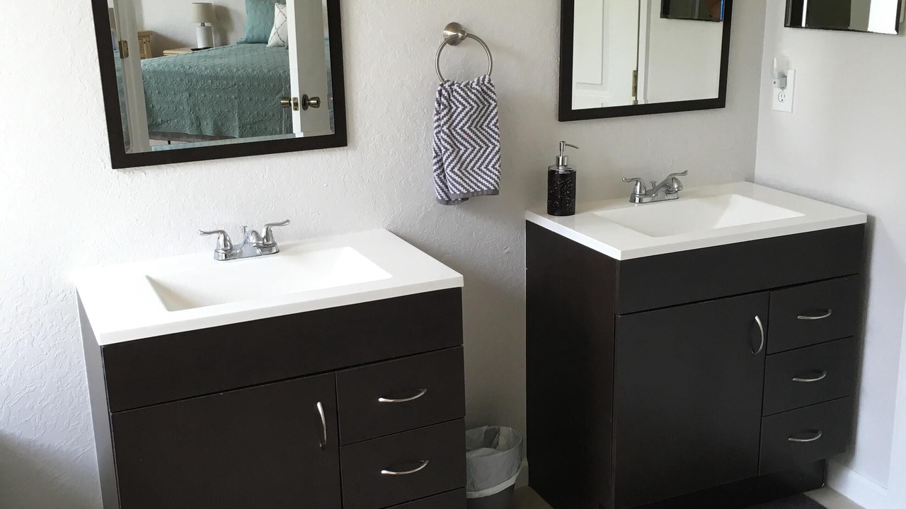 Photo of Bathroom in Trafalgar Village