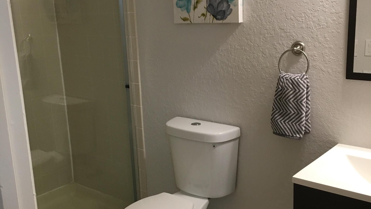 Photo of Bathroom in Trafalgar Village