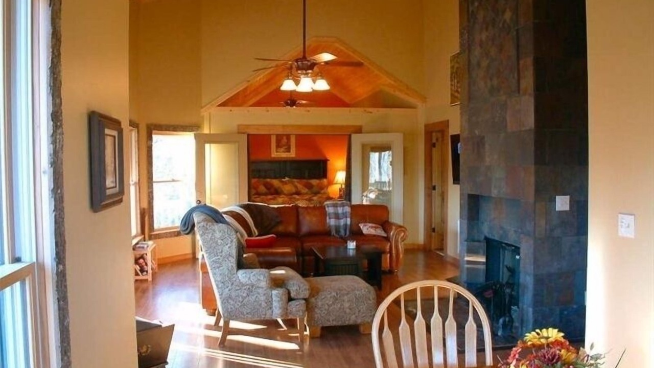 Photo of Bedroom in Ellijay