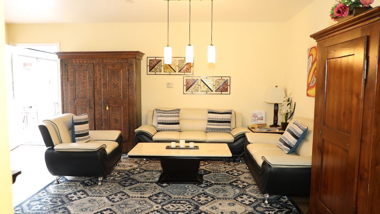 Photo of Livingroom in Del Rey