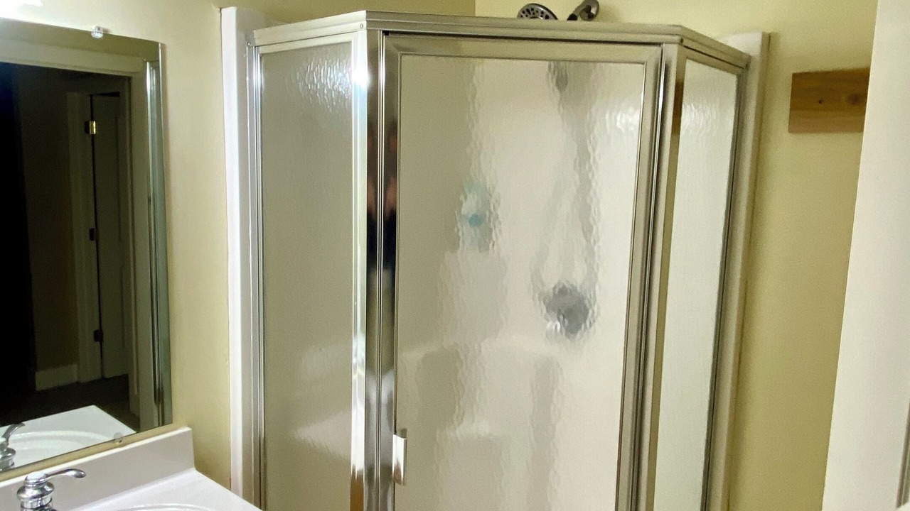 Photo of Bathroom in Seven Devils