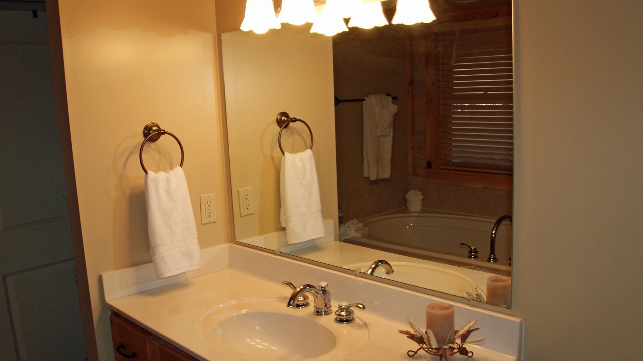 Photo of Bathroom in Seven Devils