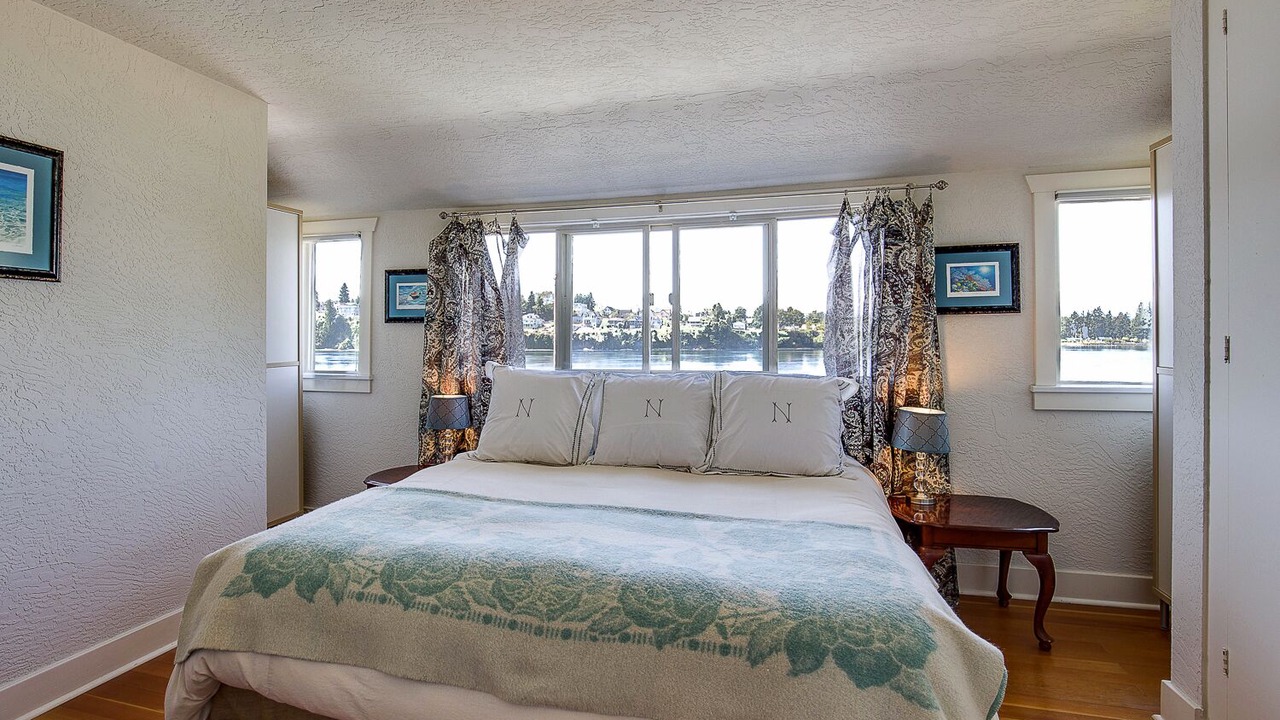 Photo of Bedroom in Bremerton