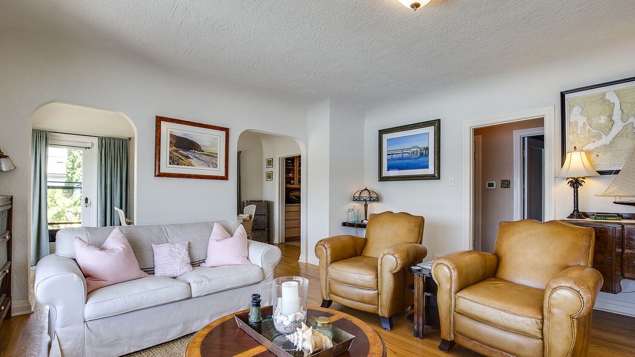 Photo of Livingroom in Bremerton