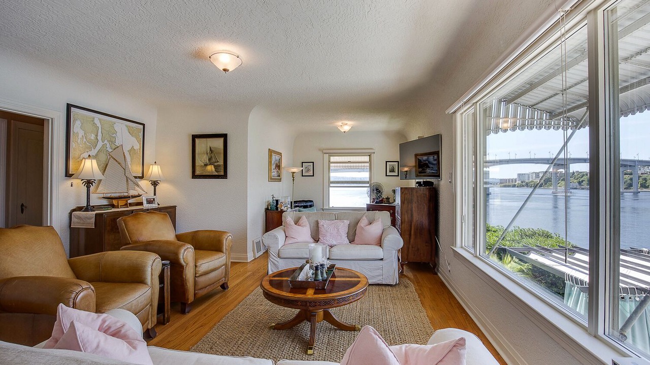 Photo of Livingroom in Bremerton