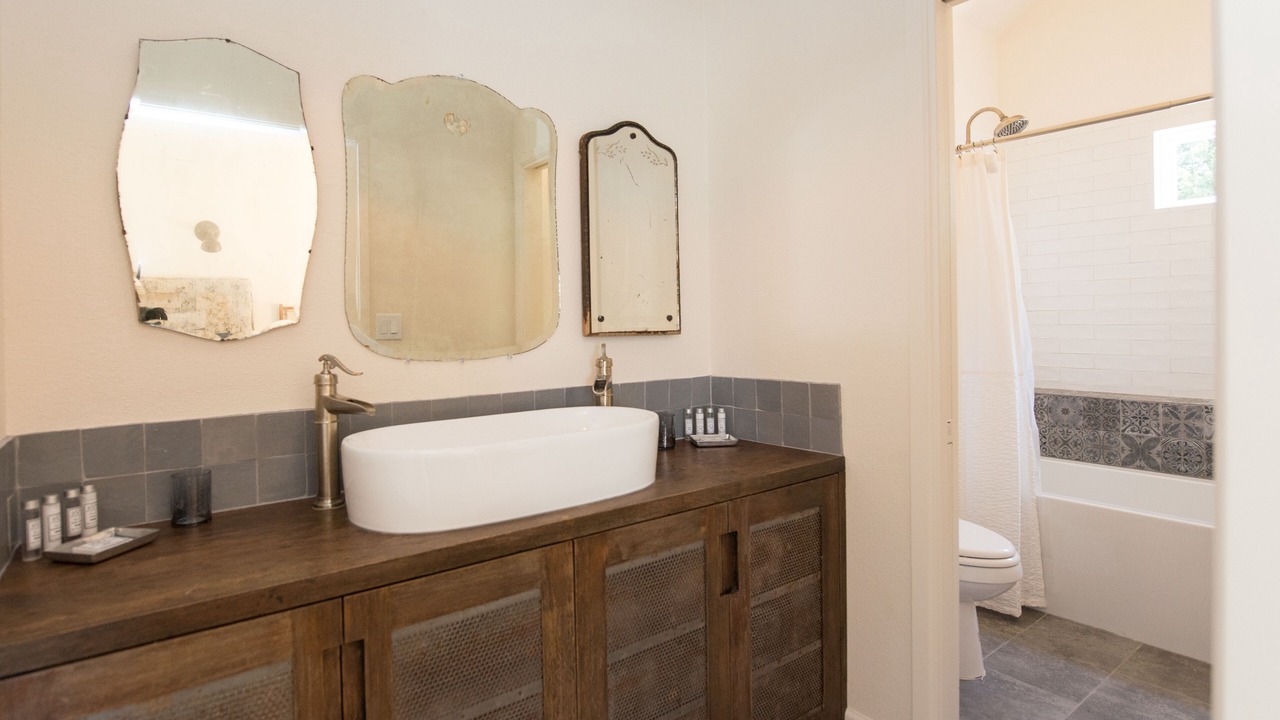 Photo of Bathroom in Round Top