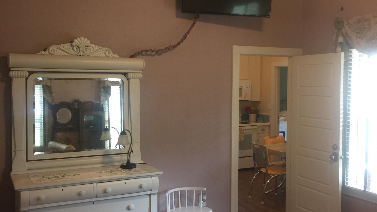 Photo of Bedroom in Franklin Estates