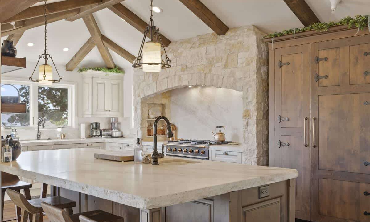 Photo of Others in Golden Rectangle