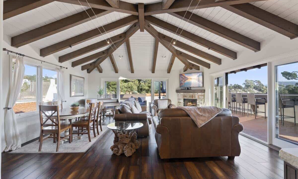 Photo of Others in Golden Rectangle