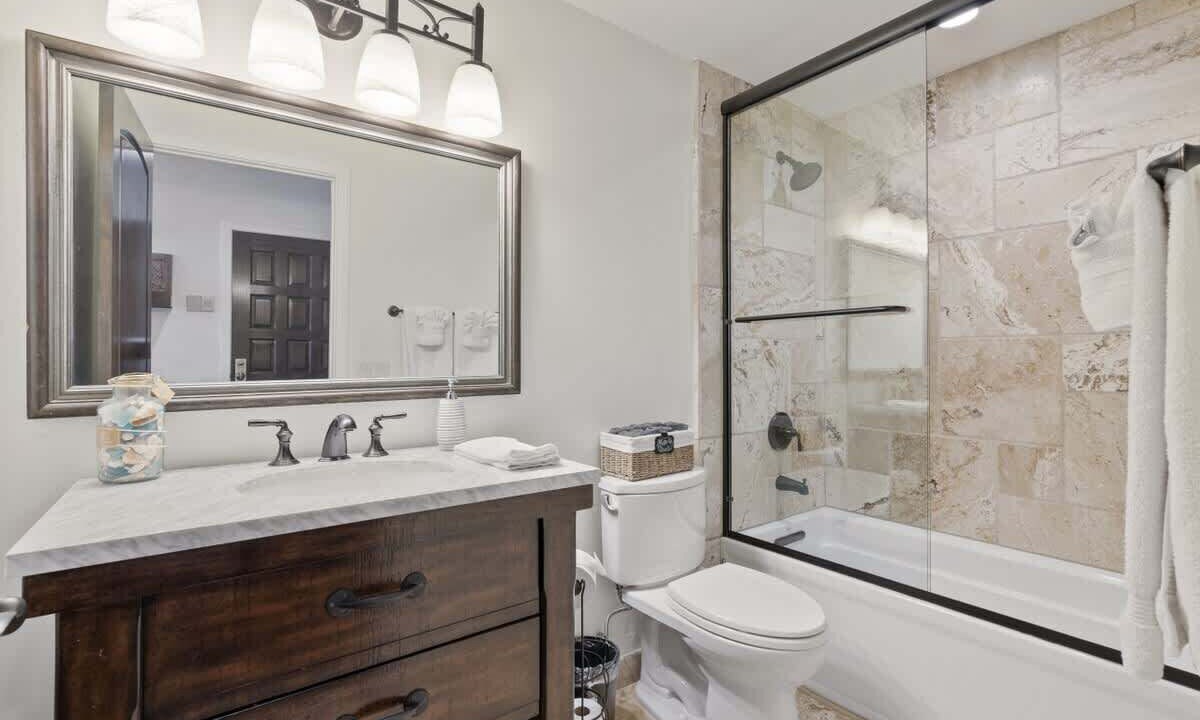 Photo of Others in Golden Rectangle