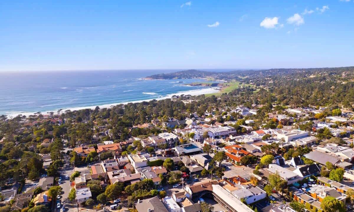 Photo of Others in Golden Rectangle