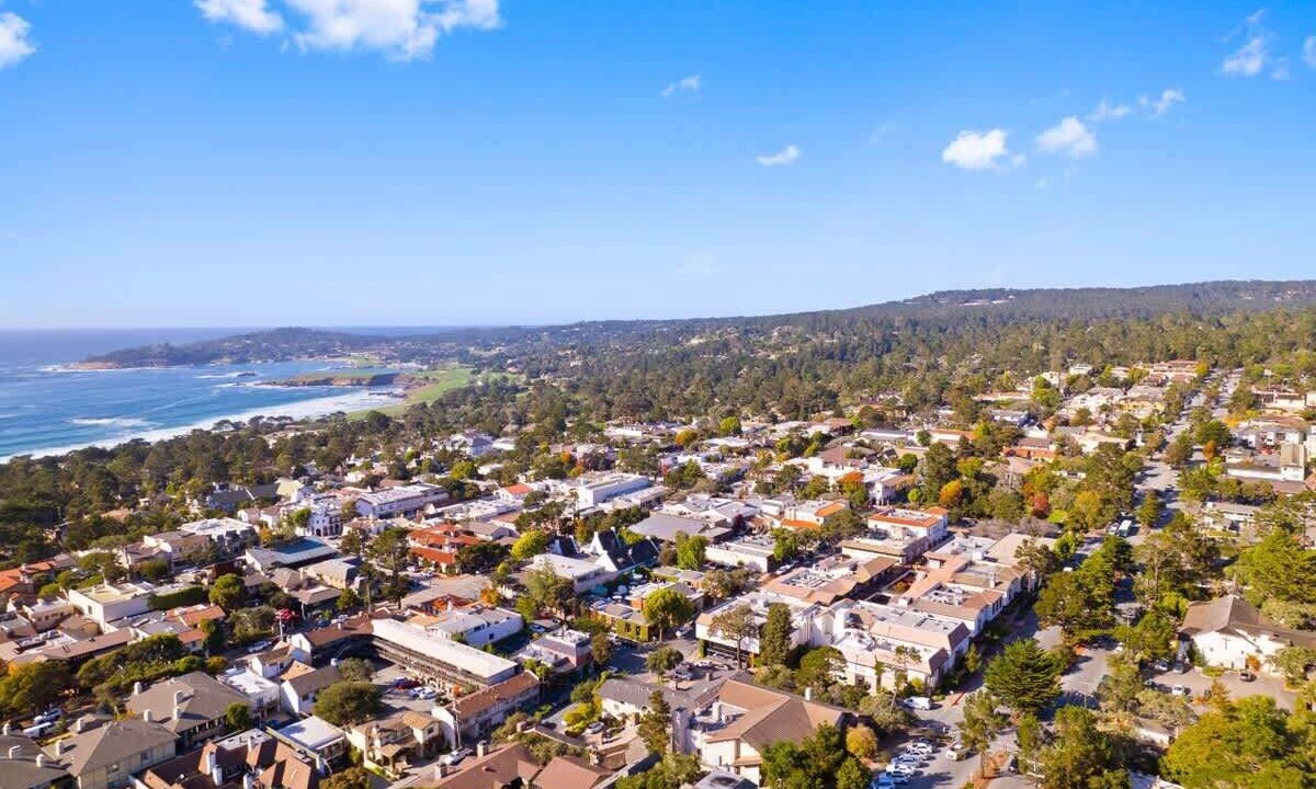 Photo of Others in Golden Rectangle