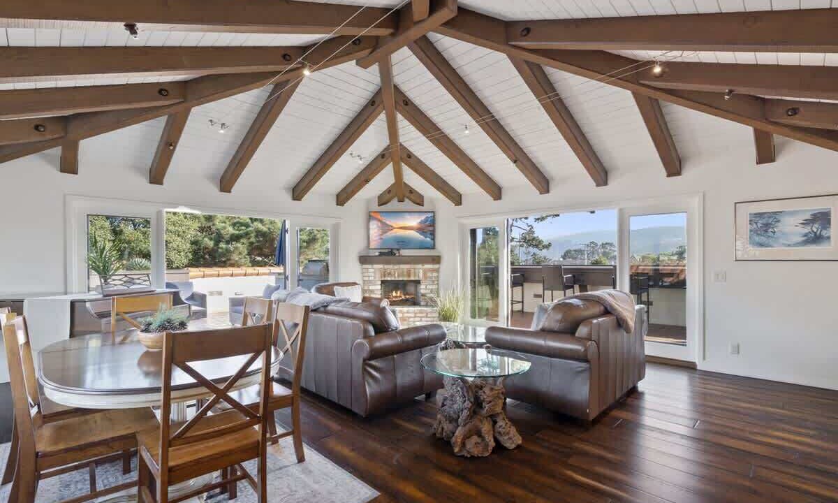 Photo of Others in Golden Rectangle