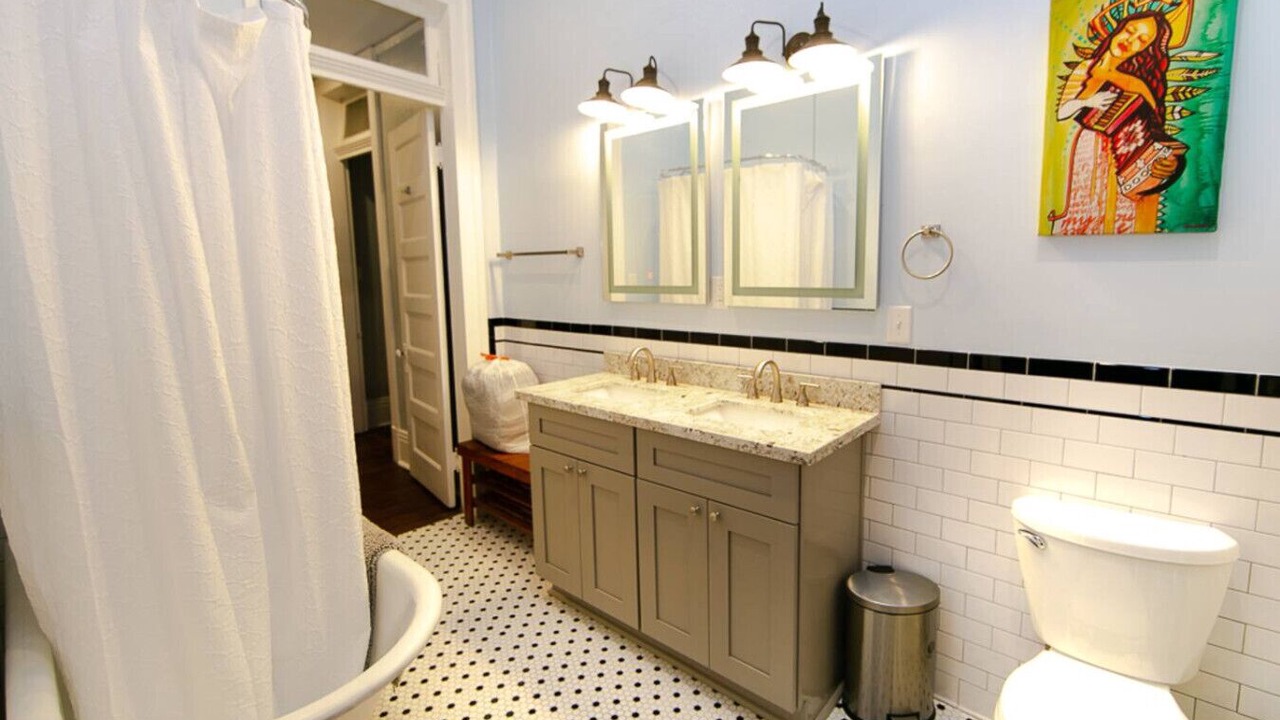 Photo of Bathroom in Seventh Ward