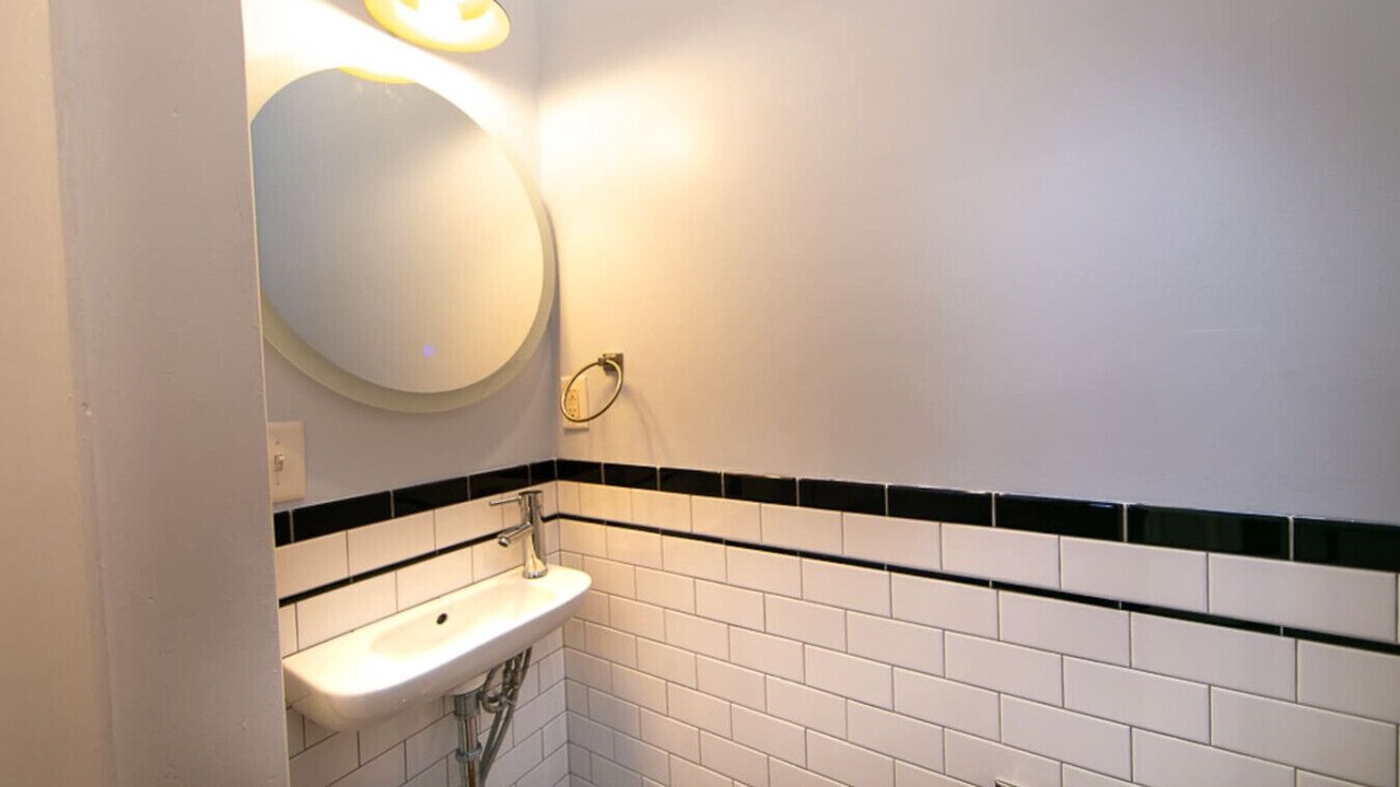 Photo of Bathroom in Seventh Ward