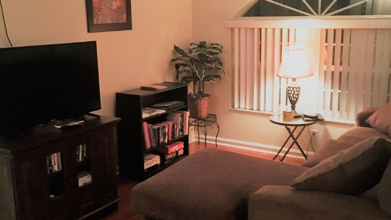 Photo of Livingroom in Crescent Lakes