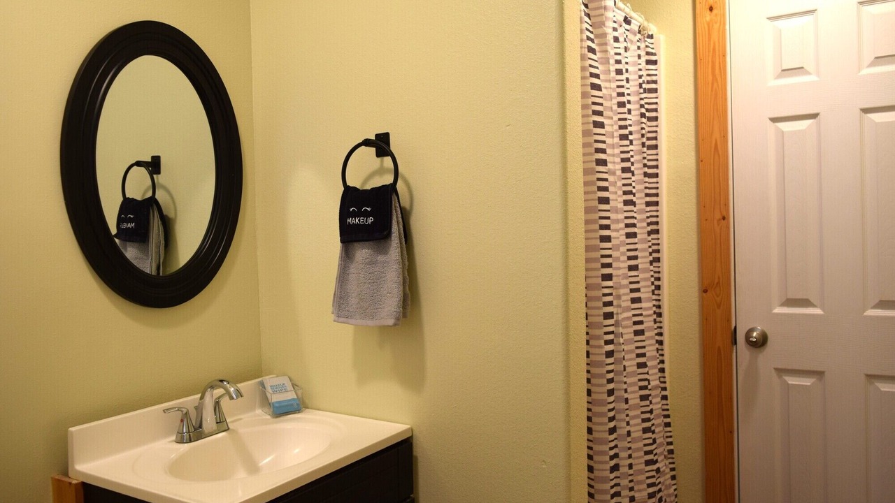 Photo of Bathroom in Tow