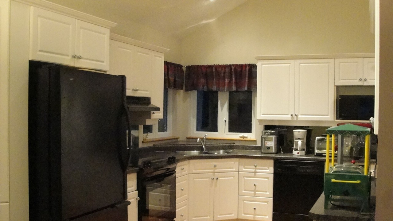 Photo of Kitchen in Colpoys Bay