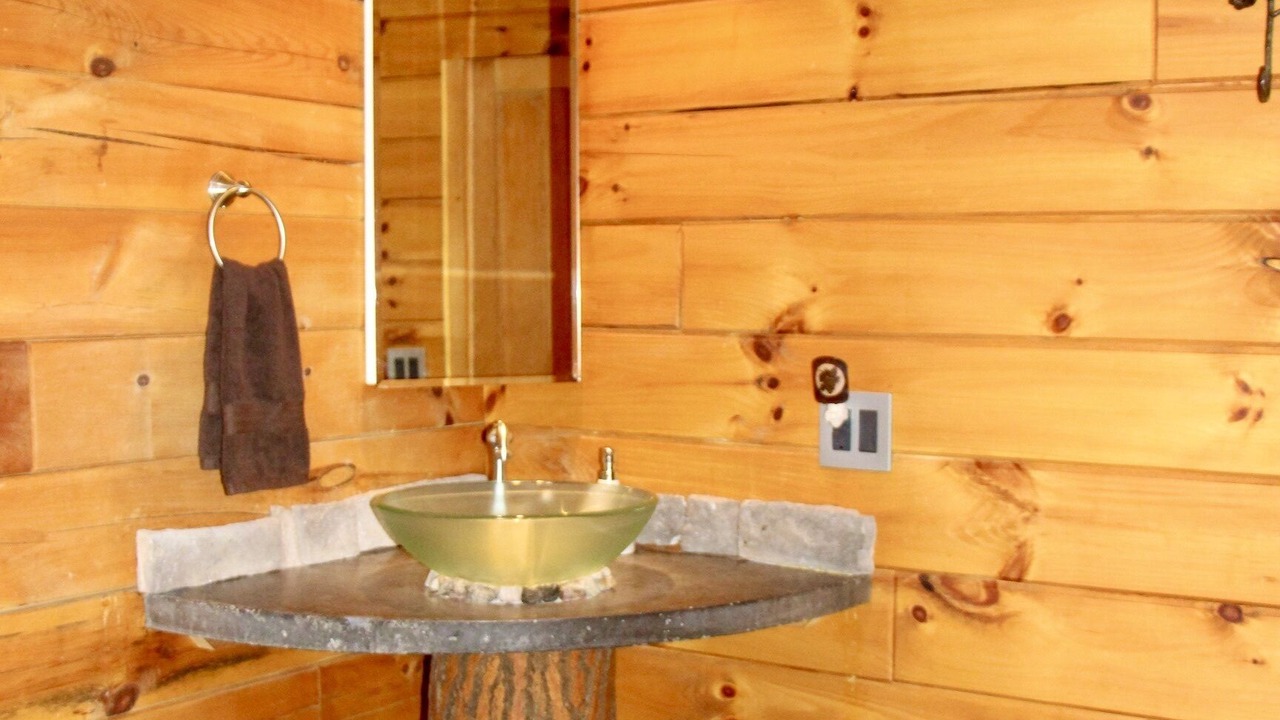 Photo of Bathroom in Jay