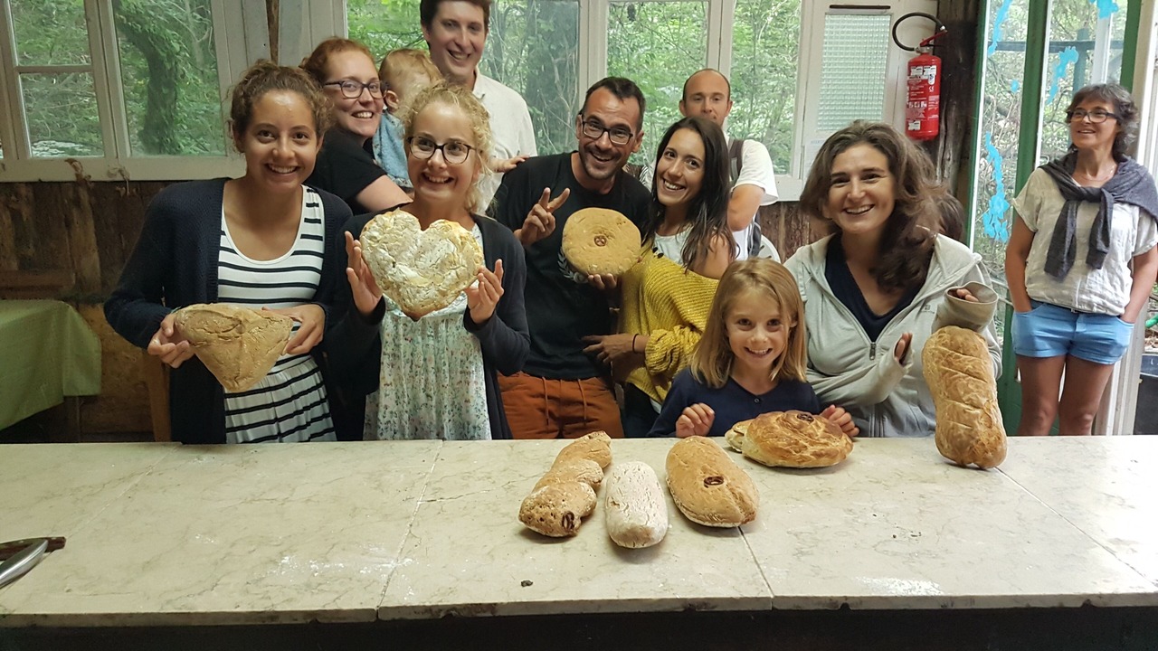 Photo of Others in Escaro