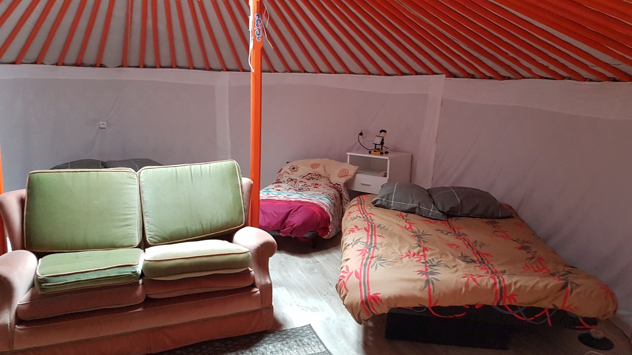 Photo of Others in Escaro