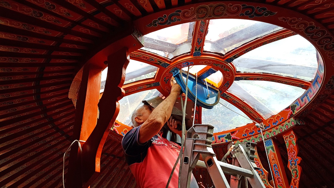 Photo of Others in Escaro