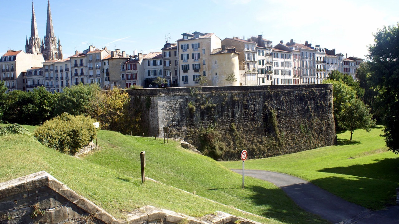 Photo of Others in Bayonne