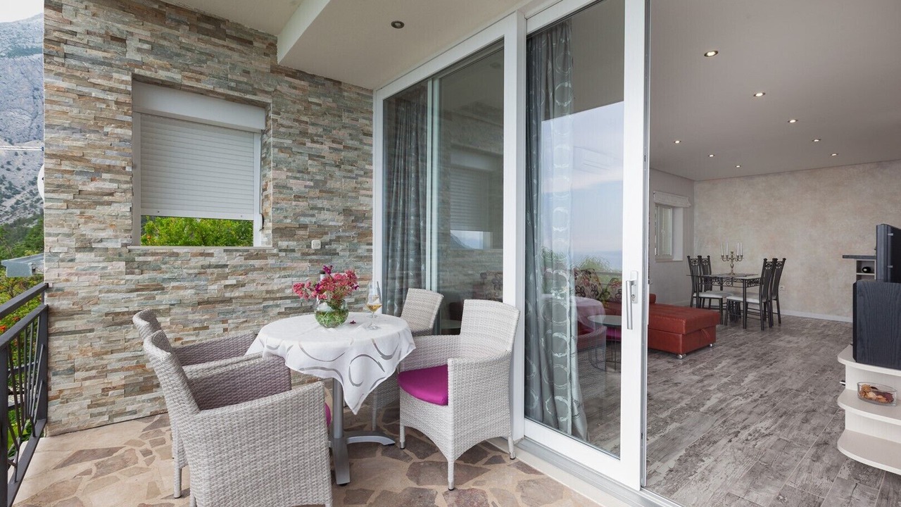 Photo of Patio Balcony in Bast