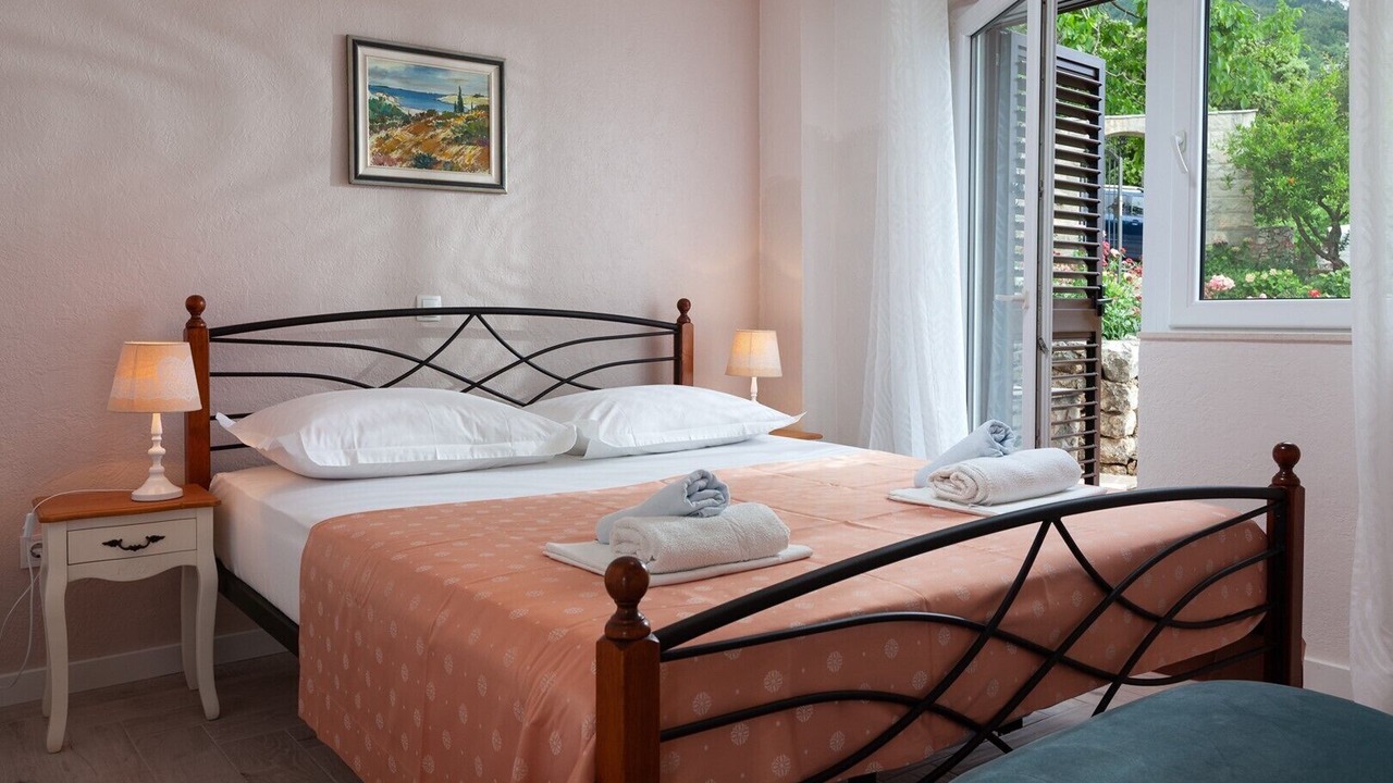 Photo of Bedroom in Bast