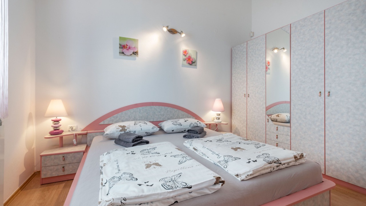 Photo of Bedroom in Loborika