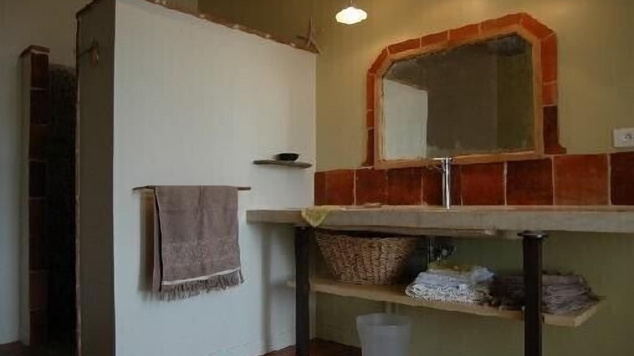 Photo of Bathroom in Saint-Leonard