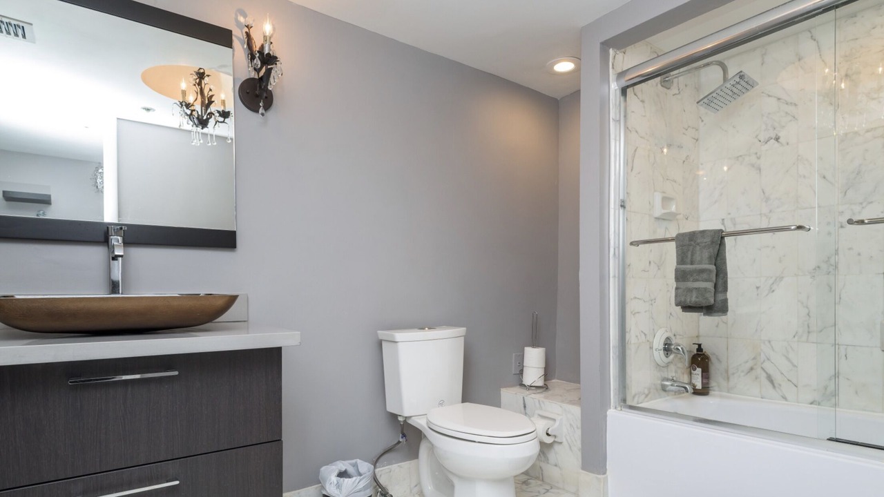 Photo of Bathroom in Mid Beach