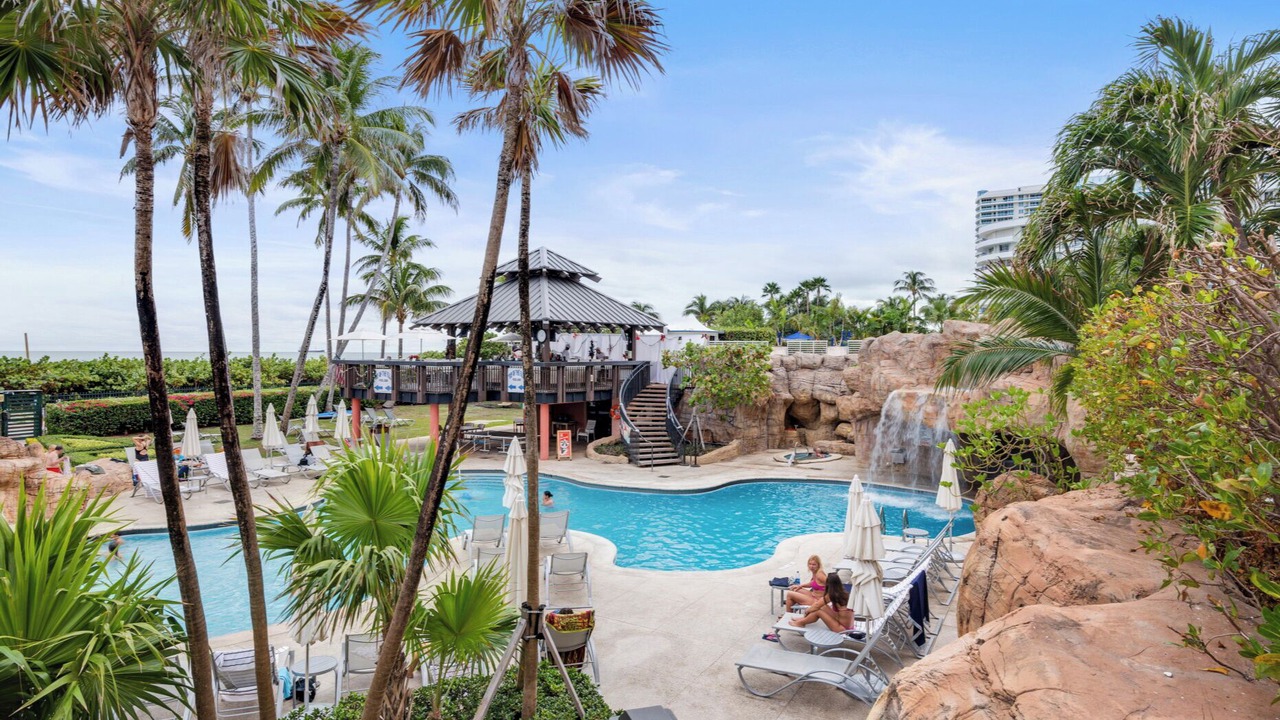 Photo of Outdoor in Mid Beach