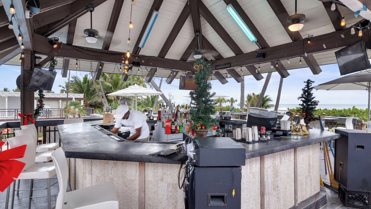 Photo of Outdoor in Mid Beach