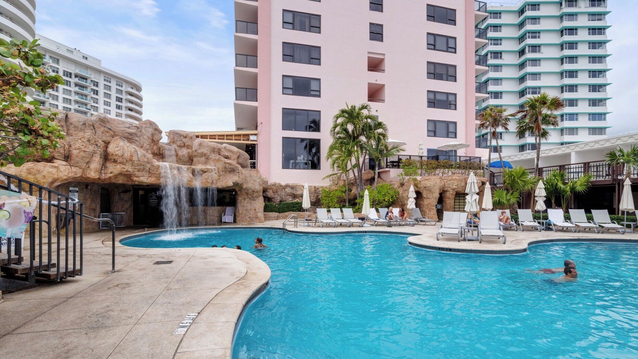 Photo of Outdoor in Mid Beach