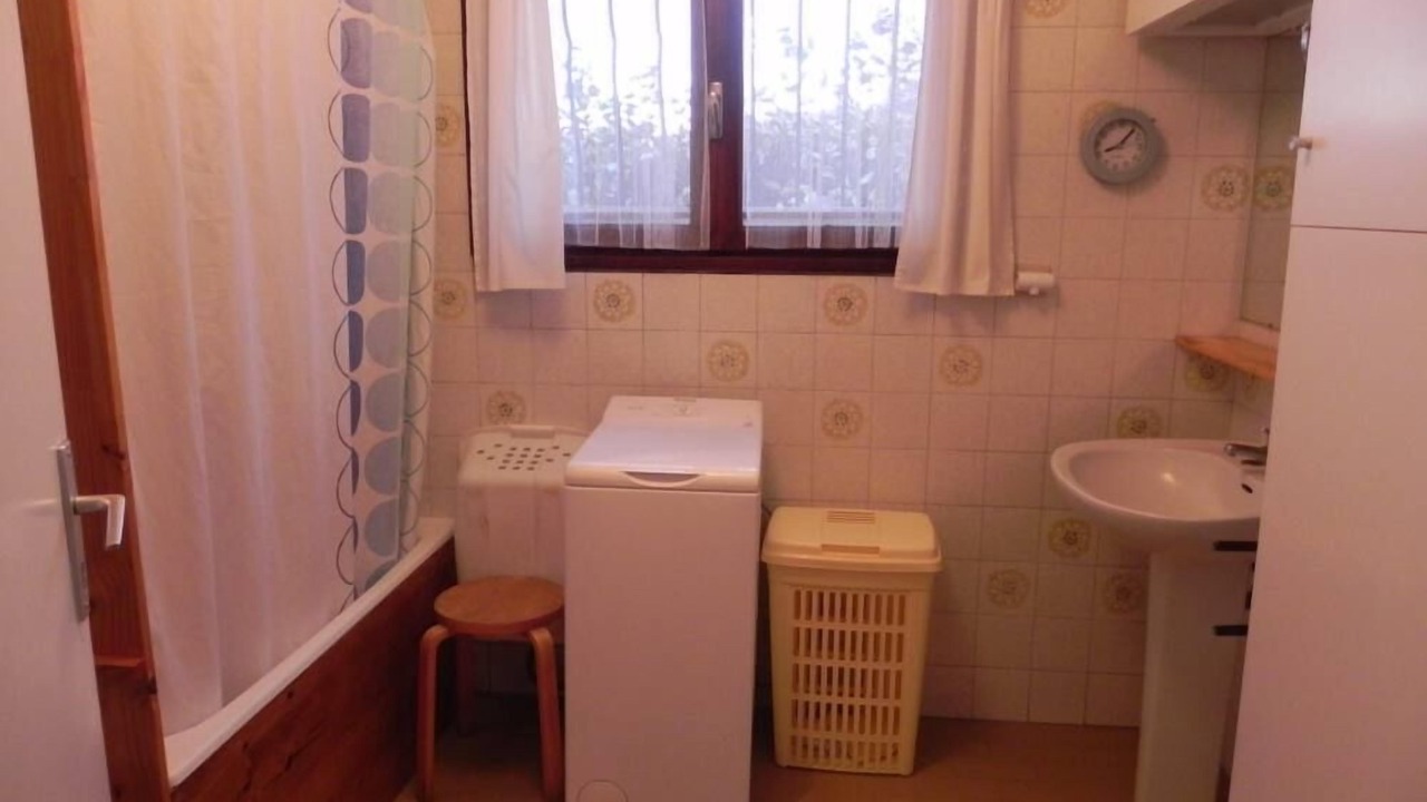 Photo of Bathroom in Saint-Marcel-d'Aredeche