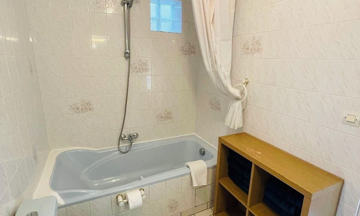 Photo of Bathroom in Campeaux