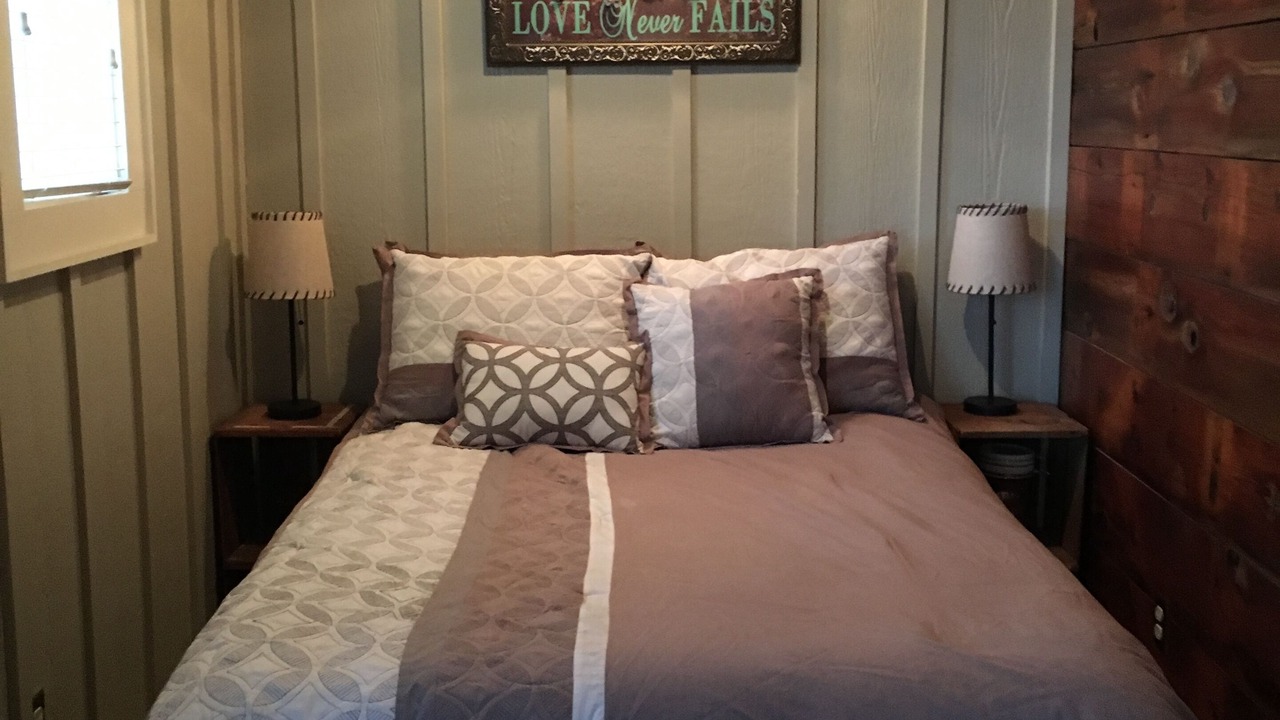 Photo of Bedroom in Indianola