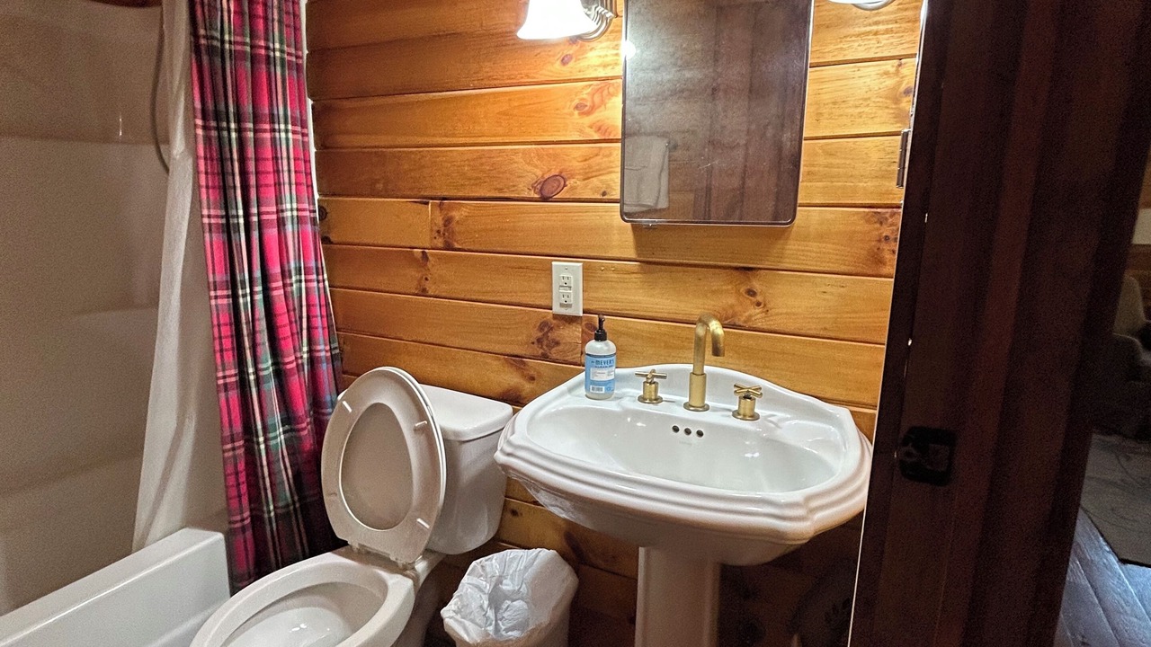 Photo of Bathroom in Blowing Rock